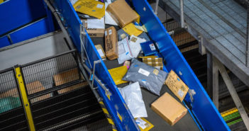 Royal Mail tells CWU to remove threat of Christmas peak strike