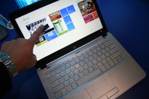 Online_Shopping_with_Touchscreen_Ultrabook