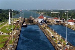 Panama_Canal_Gatun_Locks