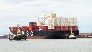 First neo-Panamax ship for Tilbury