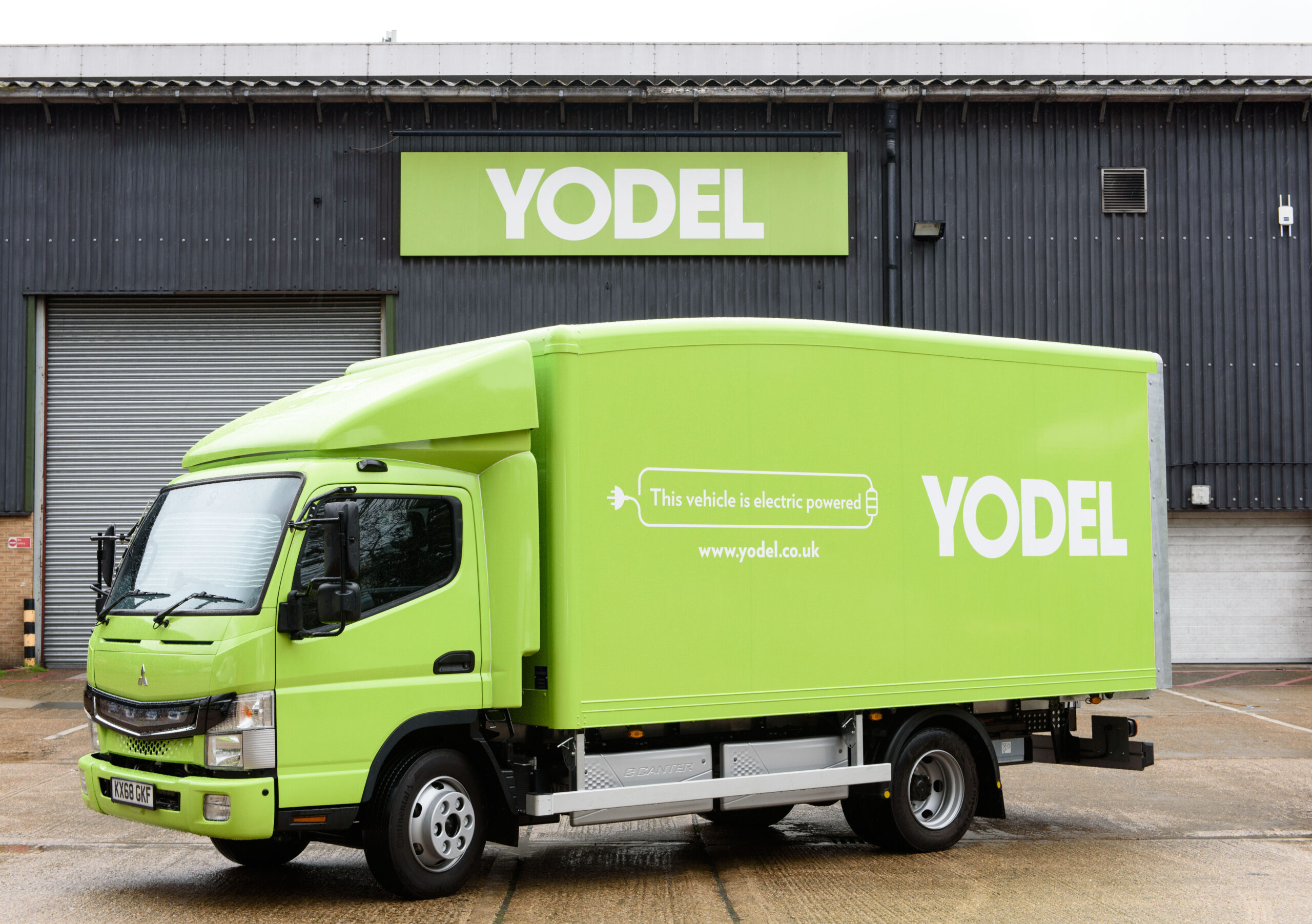 Yodel. Yodel (Company). Logistic Truck. Braue Tonne. Таке доставка