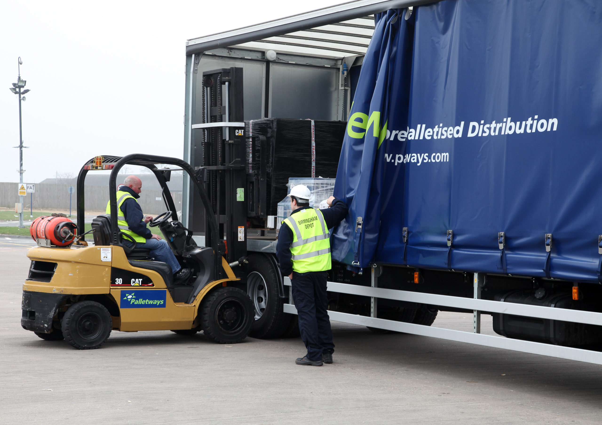 Palletways London and Tradeteam partner for distribution Logistics