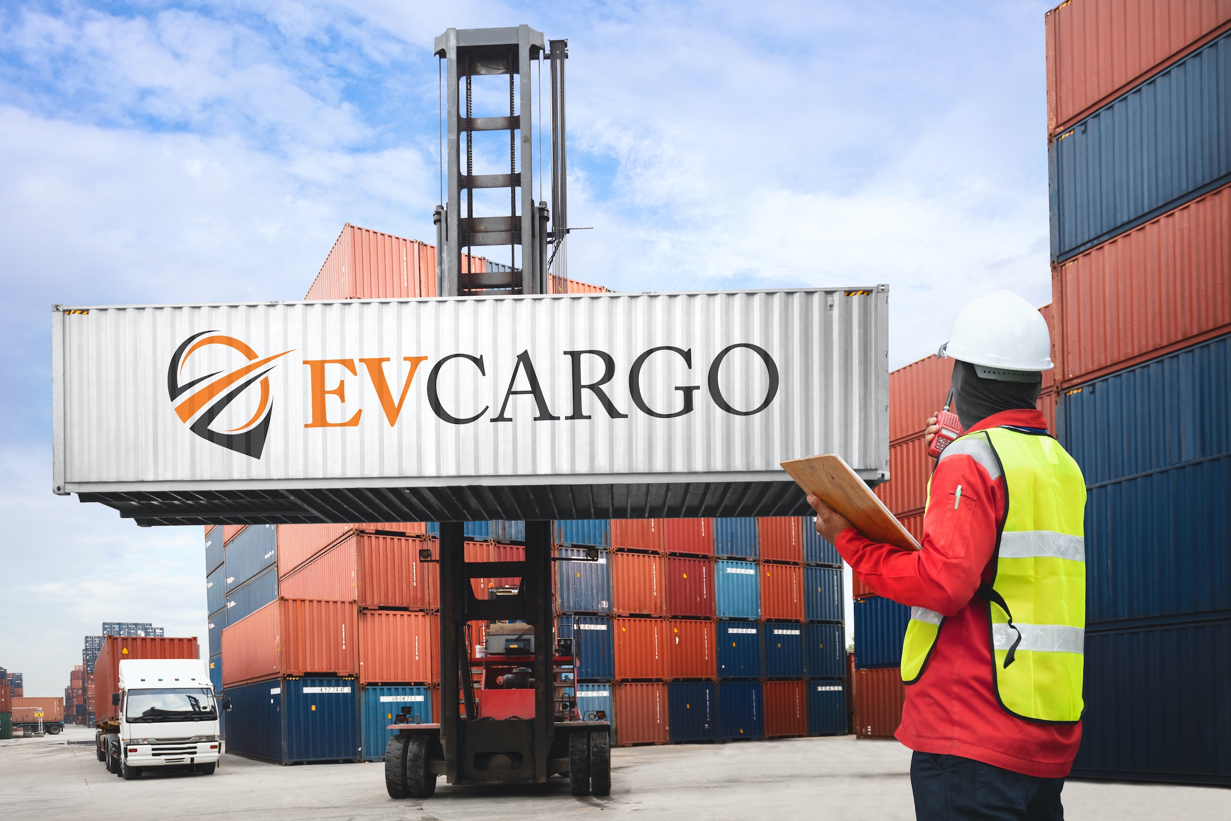 Has cargo. Worldwide Cargo. Logistics shipping pas. Logo READMOON Global Cargo.