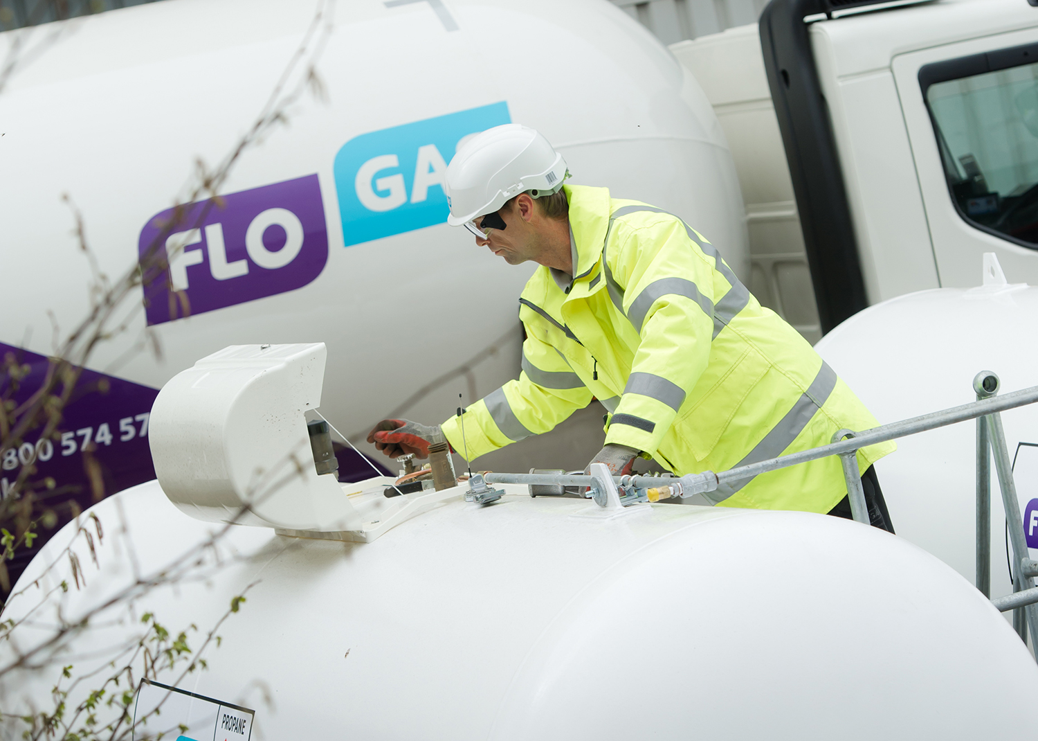 Flogas and DTGen teamup to help logistics firms cut carbon and avoid