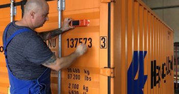 Hapag-Lloyd installs tracking devices on its dry container fleet