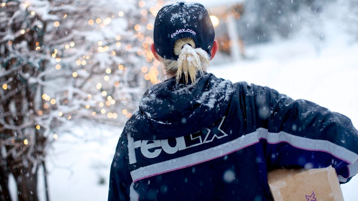 UK parcel delivery volumes to reach 1.29 billion over festive period ...