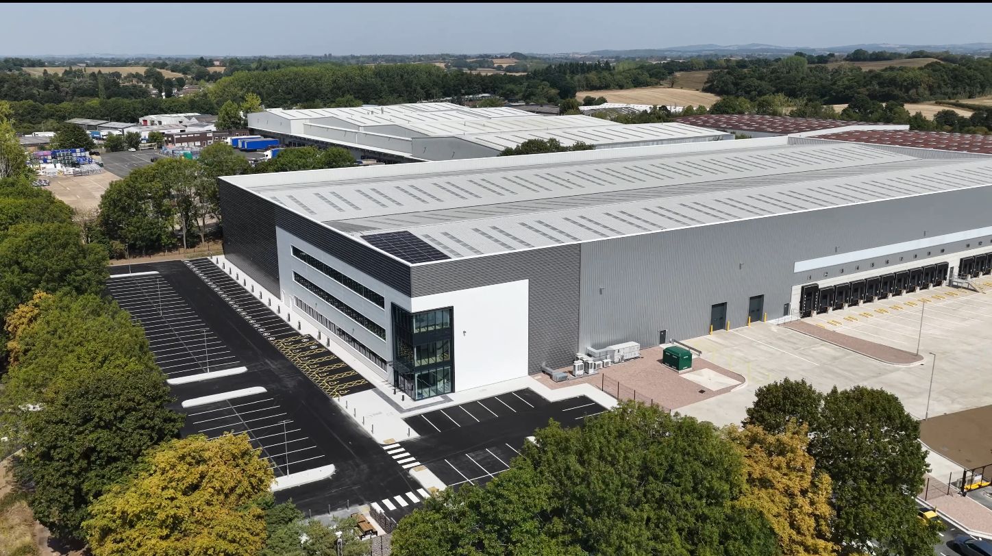 akw-and-uniserve-to-share-170-000ft-droitwich-170-facility-logistics