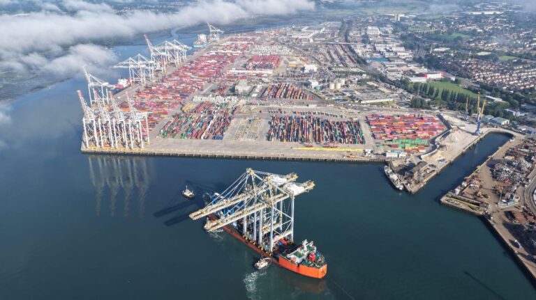 Southampton welcomes two quay cranes